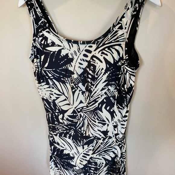 Shore Shapes Swimwear Suit Size 12 Black / White One Piece Floral - Picture 2 of 7